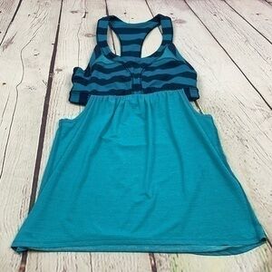 UEC Lululemon teal navy blue tank top shelf bra size 8
